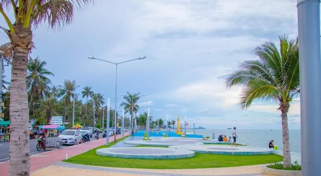 บ้านพิม Pran Buri Luaran gambar
