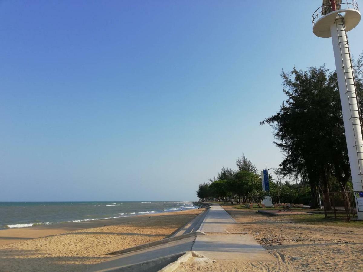 บ้านพิม Pran Buri Luaran gambar